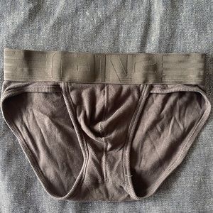 C-IN 2 sports brief